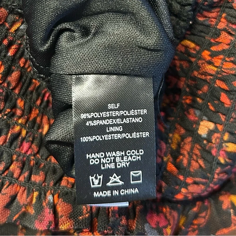 Evereve Koda Mesh Blouse, Size Small, Black Floral V-Neck Top - Picture 9 of 9